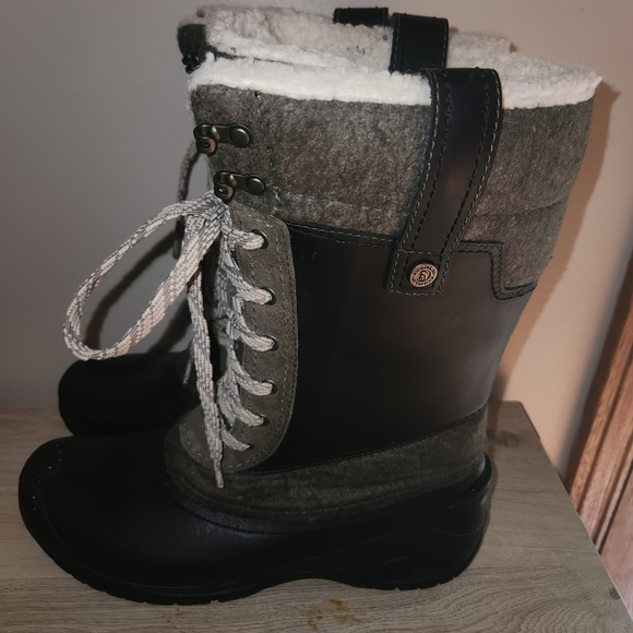 The North Face Shellista III Waterproof Mid Calf Winter‎ Boots Womens Size 9.5 - Picture 1 of 16